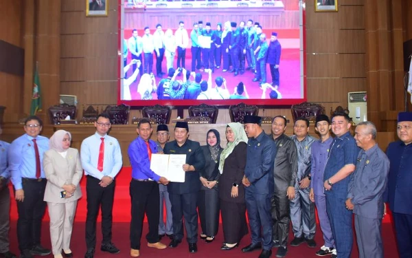Thumbnail Berita - DPRD dan Kejari Musi Rawas Teken MoU Penanganan Hukum dan TUN
