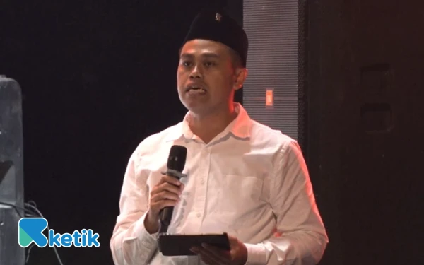 Thumbnail Berita - Semangat Gotong Royong Warnai Haul Bung Karno Ke-55 di Blitar, 5.000 Tumpeng Sebagai Bentuk Penghormatan
