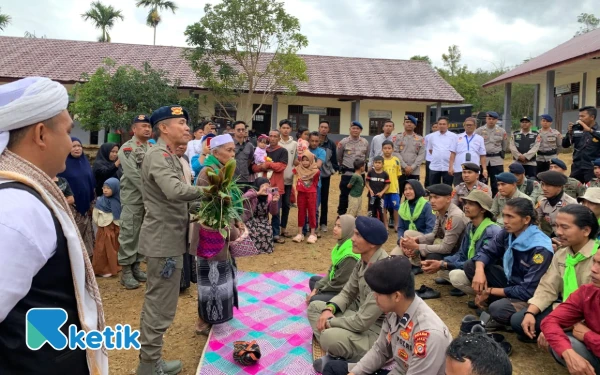 Foto Para Peserta Tim Ekspedisi Gunung Leuser saat dipeusejuk (Foto/Helman/Ketik)