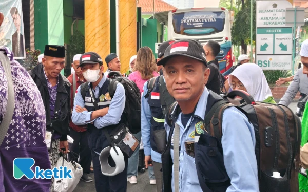 Thumbnail Berita - Cerita Petugas Haji Kloter 33 saat Diterpa Isu Teror Bom di Pesawat