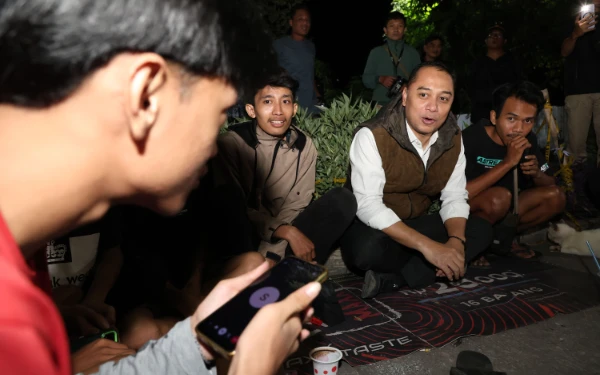 Gambar Remaja Terjaring Sweeping Jam Malam, Eri Cahyadi Langsung Video Call Orang Tua