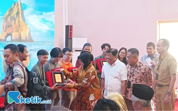 Thumbnail Berita - Graduasi Pena di Kabupaten Malang, Mensos RI  Sebut 135 KPM Naik Kelas