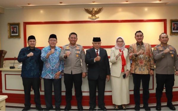 Thumbnail Berita - Malang-Lumajang Sinergi Kelola Wisata Coban Sewu, Kholiq: Masyarakat Harus Terlibat