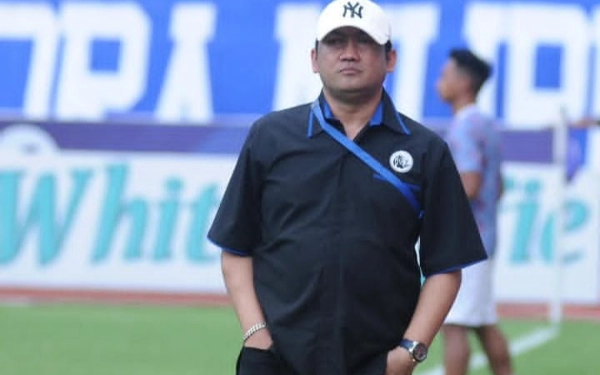 Thumbnail Berita - Tak Dampingi Tim, Manajer Arema FC Tersandung Kasus Rokok Ilegal