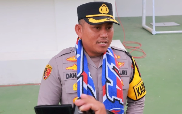 Thumbnail Berita - Polres Malang Buru Pelaku Oknum Pelempar Bus Persik Kediri