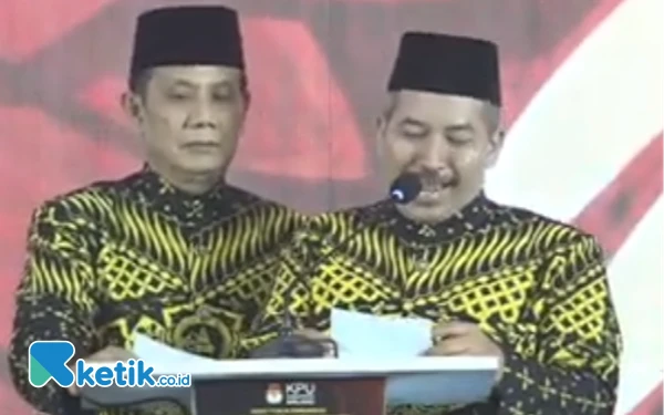 Thumbnail Berita - Paslon Gus Tutup Debat Pilbup Malang dengan Kampanyekan Khofifah-Emil: Coblos Nomor 2!