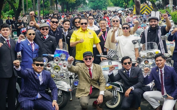 Thumbnail Berita - Peringati Hari Buruh, Ketua MPR RI Melepas Konvoi Scooter Riding Vespa Jakarta Mods May Day 2023