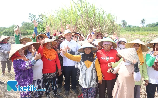 HKTI Jatim Sambut Hari Tani Nasional Bersama Petani Tebu Jember, Khofifah Komitmen Kawal Digitalisasi Pertanian