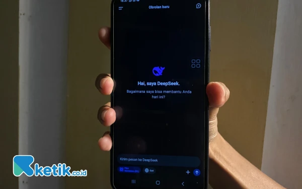 Thumbnail Berita - DeepSeek: Aplikasi AI Asal Tiongkok, Rajai Play Store