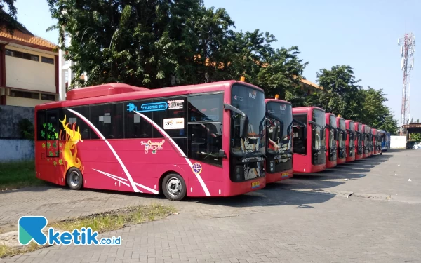 Thumbnail Berita - Lima Bulan Bus Listrik G-20 Parkir di Pul DAMRI Surabaya