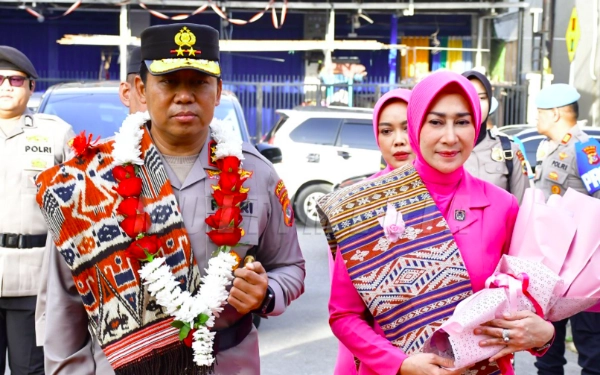 Thumbnail Berita - Santer Disebut sebagai Calon Kapolri, Ini Profil Kapolda NTT Irjen Rudi Darmoko