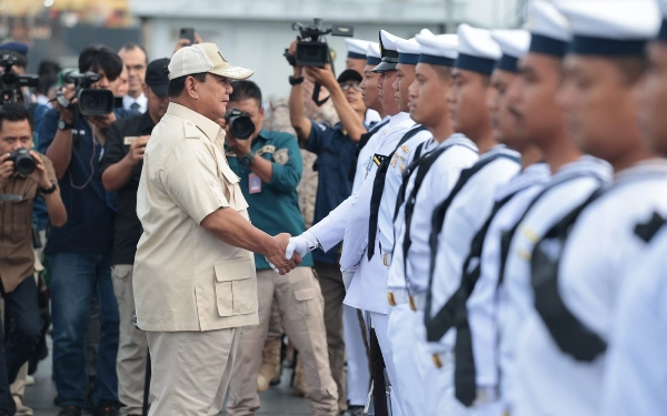 Thumbnail Berita - Menhan Prabowo Berangkatkan Kapal RS TNI untuk Bantuan Kemanusiaan di Palestina