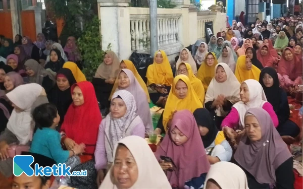 Thumbnail Berita - Calon Wakil Bupati Sidoarjo Mimik Idayana Dapat Doa Tulus dari Ribuan Warga Buduran