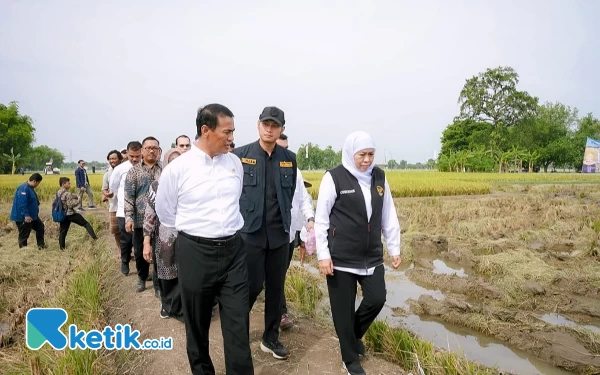 Foto Rombongan selesai Tanam padi di kecamatan Widang, Kabupaten Tuban (23/11/2023)(Foto: Ahmad Istihar/Ketik.co.id)