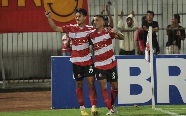 Thumbnail Kalahkan PSIS Semarang, Madura United ke Puncak Klasemen Liga 1