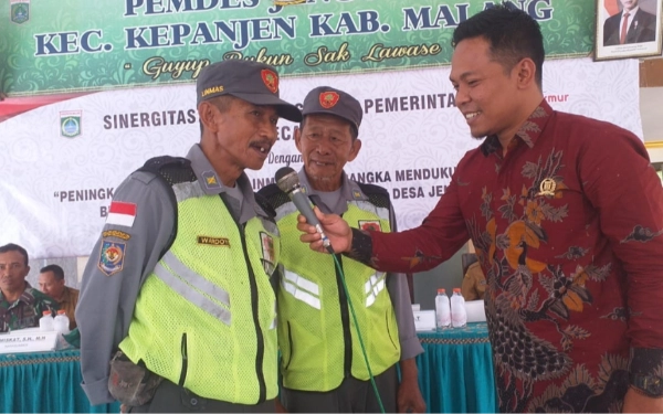 Thumbnail Berita - Cegah Dampak Buruk Medaos, Legislator Muda Kabupaten Malang Berdayakan Satlinmas