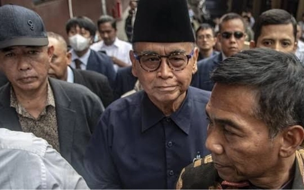 Thumbnail Berita - Jadi Tersangka, Panji Gumilang Berencana Ajukan Praperadilan