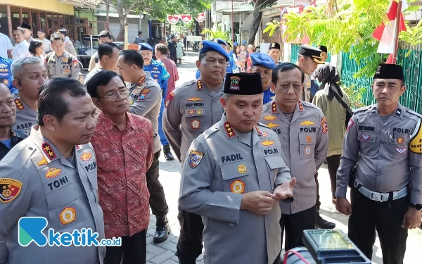 Thumbnail Berita - Kabaharkam Polri Tinjau Langsung Program Polisi RW Surabaya