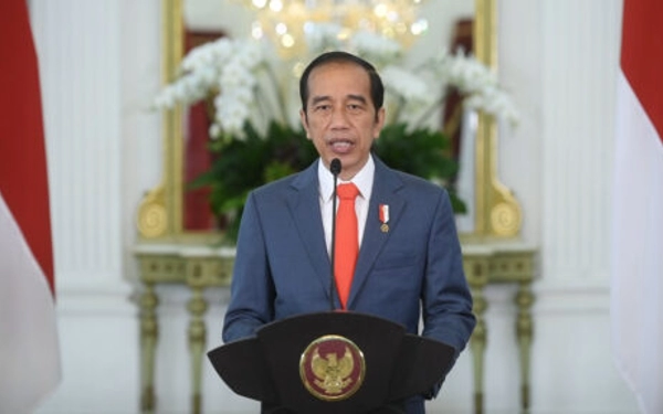 Thumbnail Berita - Sah, Jokowi Resmi Lantik Guntur Hamzah Jadi Hakim MK 