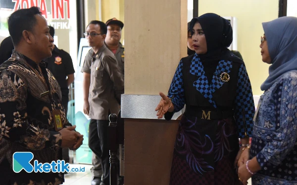 Thumbnail Berita - Wabup Sidoarjo Mimik Idayana Sidak, Pastikan Layanan Prima untuk Masyarakat