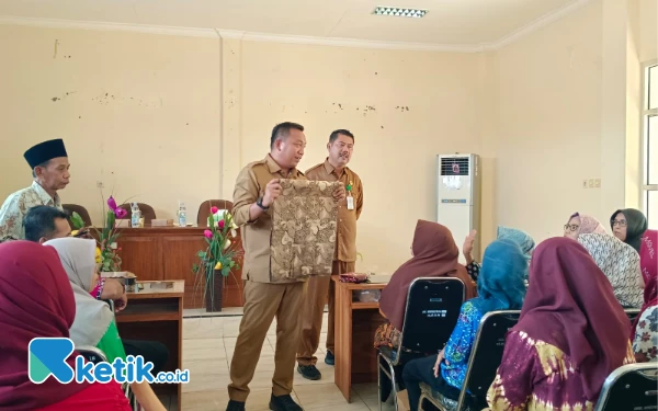 Thumbnail Berita - Bupati Rio Tancap Gas Majukan Batik Situbondo, Gelar Festival hingga Gandeng Berbagai Pihak