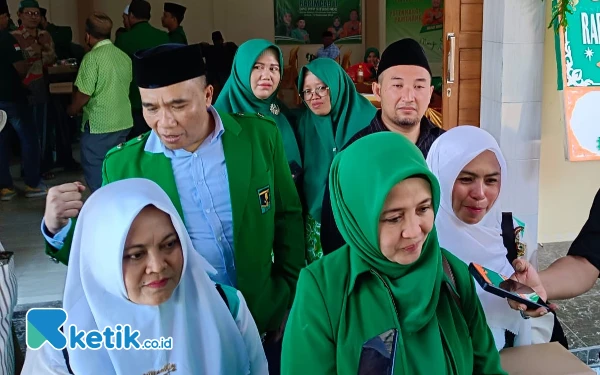 Istri Almarhum KHR Fawaid As'ad Dukung Penuh Paslon Rio-Ulfi di Pilkada Situbondo