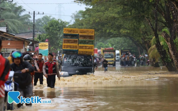 Thumbnail Berita - Banjir Landa Nagan Raya, Jalan Lintas Meulaboh-Blangpidie Lumpuh Total