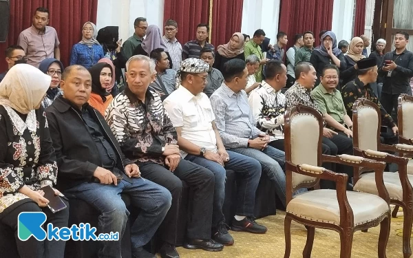 Foto Para Pj Bupati/Wali Kota saat mengikuti gladi bersih pelantikan di Gedung Negara Grahadi.(Foto: Dok. Ketik.co.id)