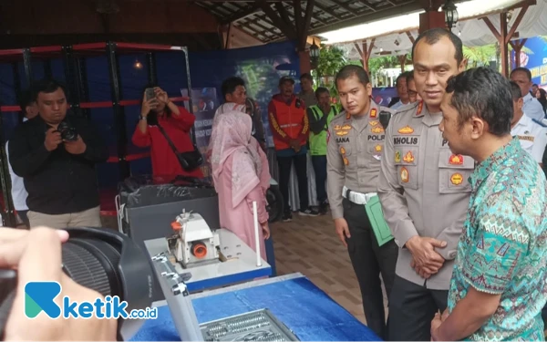 HUT Lantas, Polres Malang Salurkan Bantuan bagi Keluarga Korban Tragedi Kanjuruhan