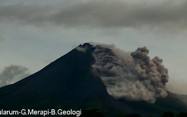 Thumbnail Berita - Awas! Gunung Merapi 2 Kali Luncurkan Awan Panas 