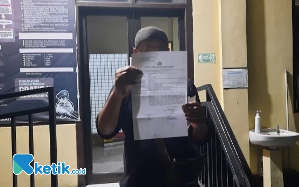 Thumbnail Diduga Melakukan Penipuan, Oknum Guru di Situbondo Dilaporkan ke Polisi
