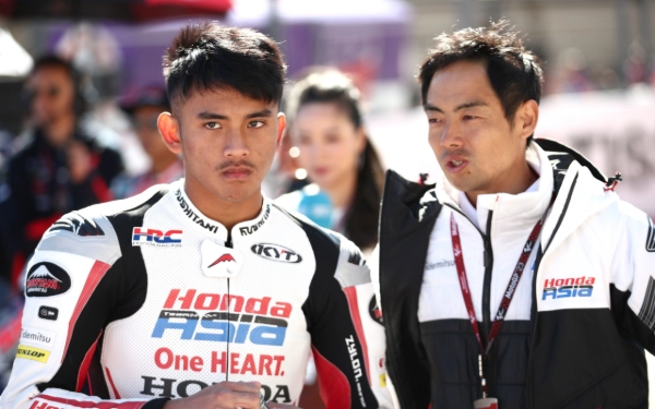 Thumbnail Berita - Ini Kata Mario Aji dan Manajer Timnya Usai Balapan Perdana 2023 GP Portugal
