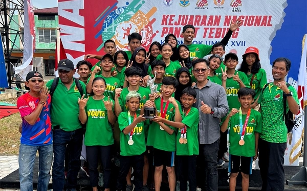 Thumbnail Berita - Panjat Tebing Jatim Raih Juara Umum Kejurnas Junior Kali ke-11