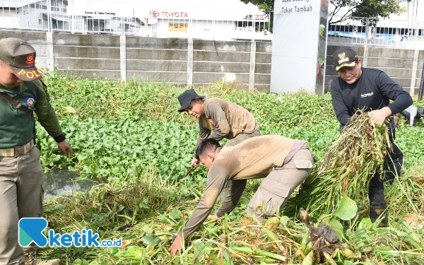 Thumbnail Berita - Dipimpin Plt Bupati Sidoarjo Subandi, Jihad Rawat Sungai Makin Masif