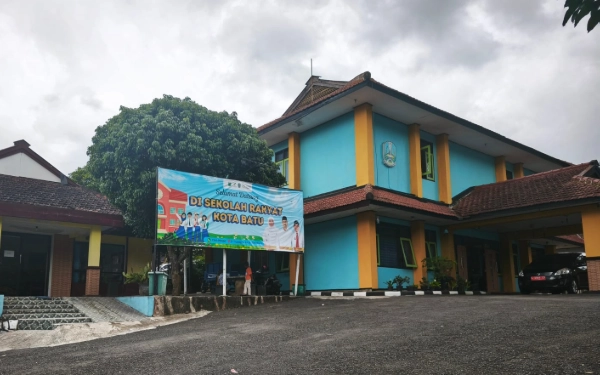 Thumbnail Berita - Kemendikdasmen Siapkan 1.515 Guru Fresh Graduate untuk Sekolah Rakyat