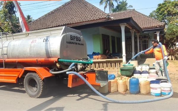 Thumbnail Berita - 4.617 KK di Kabupaten Malang Alami Kekeringan, BPBD Sudah Drop 4 Juta Liter Air Bersih
