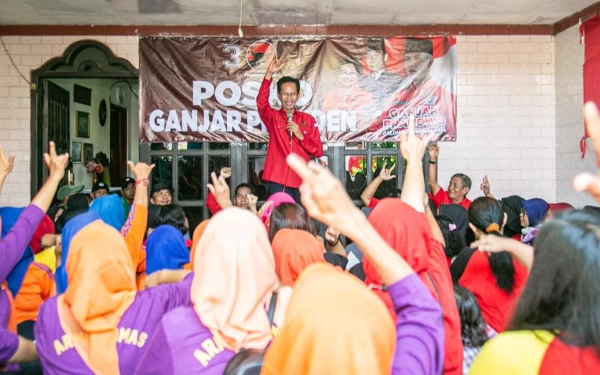 Thumbnail Berita - Lagu “Ganjar Siji Ganjar Kabeh” Semarakkan Peresmian Posko Ganjar Presiden di Surabaya 