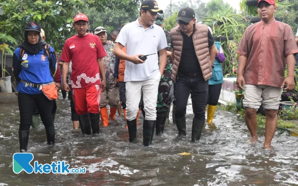 Thumbnail Berita - Perumahan Pejaya Anugera Banjir, Bupati Subandi Datangkan Pompa Portabel dan Bangun Kisdam