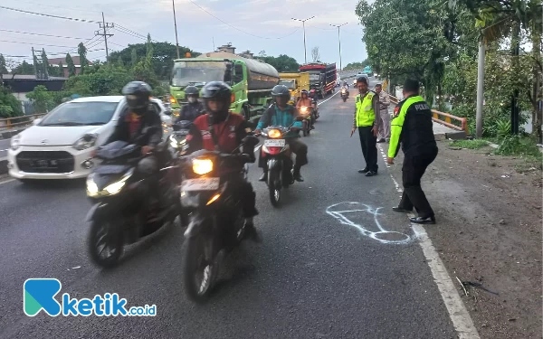 Gadis Pelajar Sidoarjo Tewas Kecelakaan saat Dibonceng Ibu Lewat Jembatan Layang Trosobo