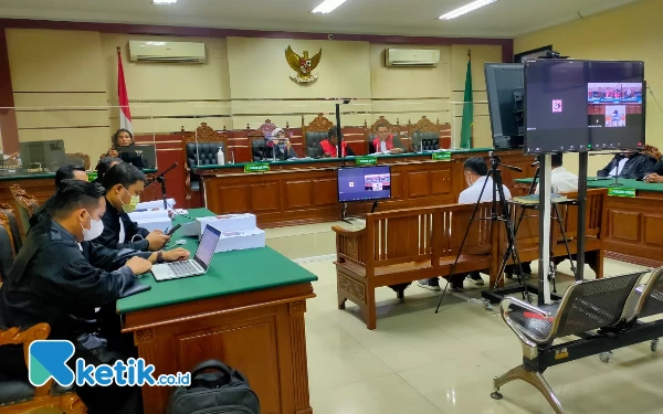 Thumbnail Berita - Penyuap Wakil Ketua DPRD Jatim Dituntut 3 Tahun Penjara