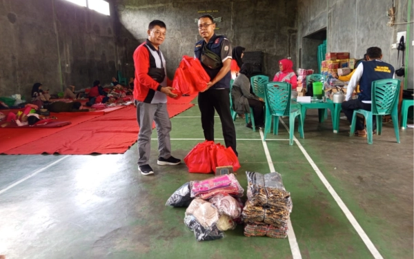 Thumbnail Berita - Kudus Diterjang Banjir dan Longsor, Kemensos Kirim Bantuan Senilai Ratusan Juta