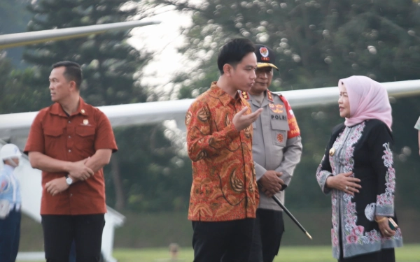 Thumbnail Berita - Landing di Lanud Abd Saleh, Wapres Gibran Janji Akan Sambangi Kabupaten Malang