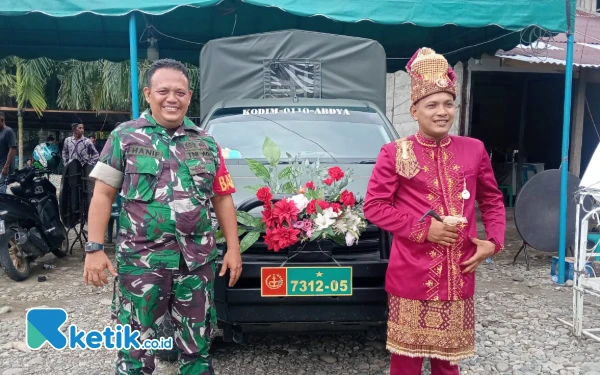 Thumbnail Berita - Viral! Pengantin di Babahrot Abdya Diarak Mobil TNI