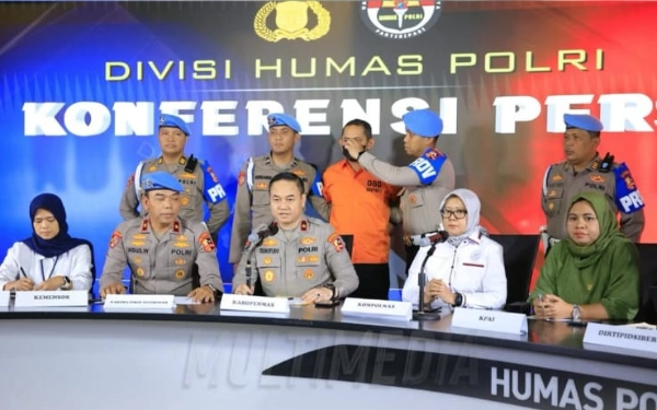 Thumbnail Berita - AKBP Fajar 'Polisi Predator Seks Anak' Dijerat Pasal Berlapis, Begini Modus Kejahatannya