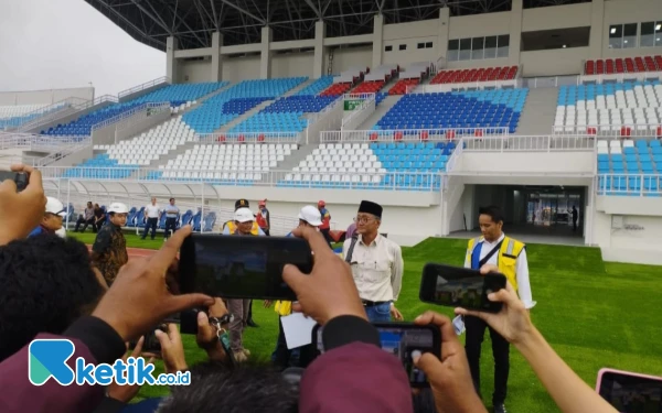 Thumbnail Berita - Menteri PU Sebut Stadion Kanjuruhan Sesuai SNI dan FIFA, Kelayakan hingga 40 Tahun