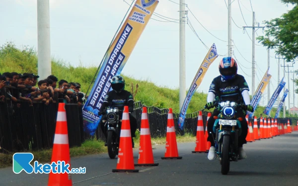 Thumbnail Berita - Bupati Sidoarjo Subandi Siapkan Sirkuit Balapan Motor di Banjar Kemuning Sedati