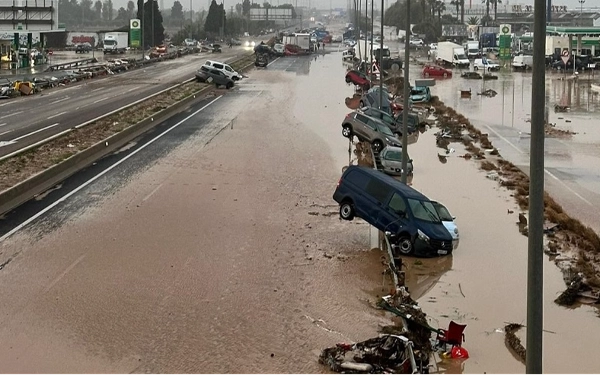 Thumbnail 92 Tewas dalam Banjir Bandang Valencia, MotoGP Seri Terakhir Terancam Batal