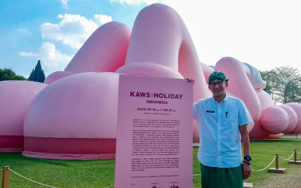 Thumbnail Berita - Menparekraf: Pameran "KAWS: Holiday Indonesia" Jadi Promosi Efektif Prambanan ke Mata Dunia