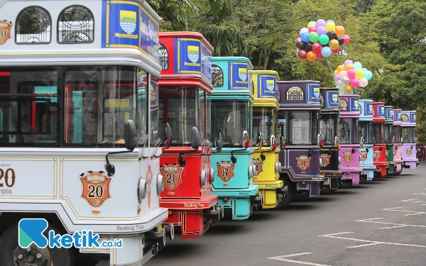 Thumbnail Berita - Yuk, Ngabuburit Naik Bus Bandros Bandung