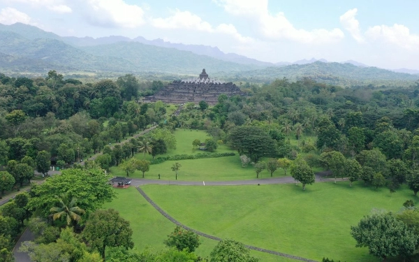 Thumbnail Menparekraf Targetkan Candi Borobudur Sumbang 2 Juta Wisatawan Mancanegara